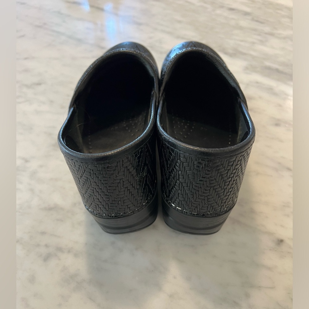 Dansko Black Textured Clog, Size 40 - image 4